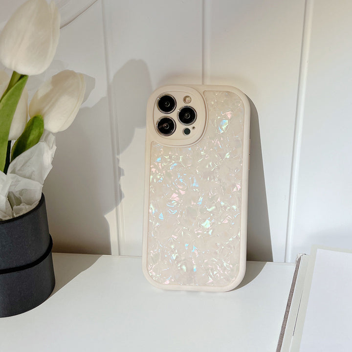 Ins Dream Shell för Apple-telefoner med stilren präglad design